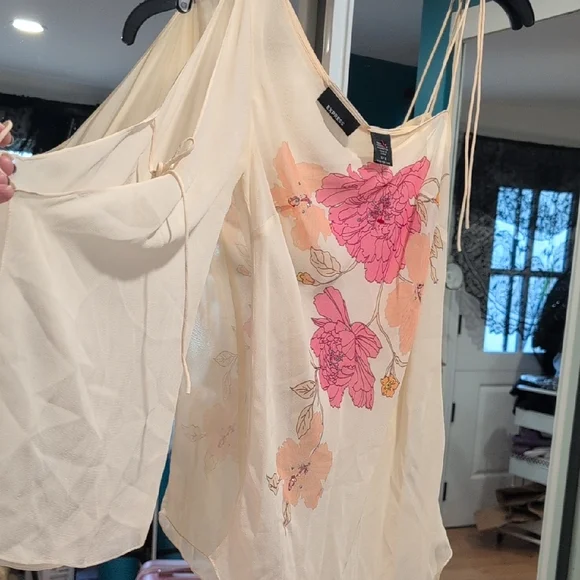 Express Cream and Pink Floral One Sleeve Blouse - Picture 4 of 6